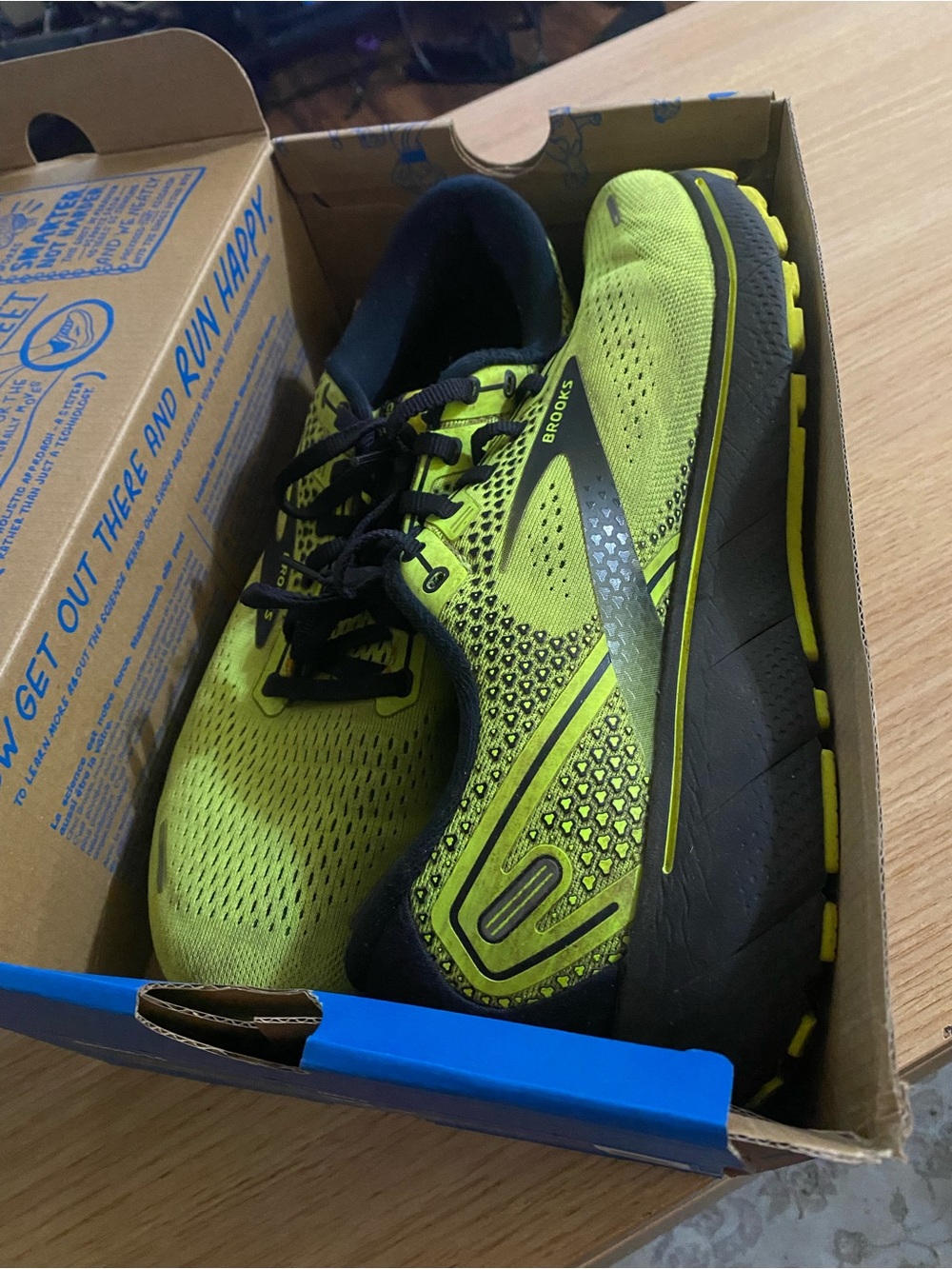 Brooks Men's Athletic Running Shoes - Neon/Black